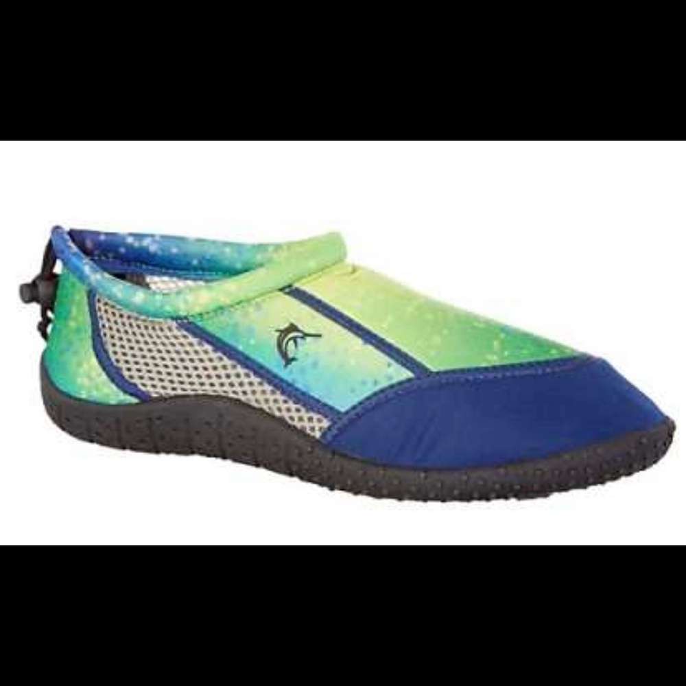 Men’s sz 8 water shoes